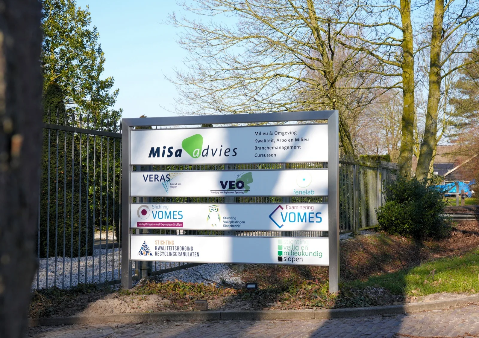 Buitenbord MiSa advies met logos van brancheverenigingen